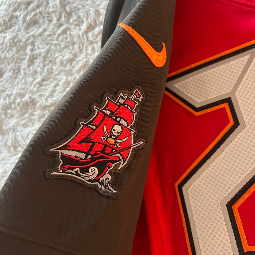 Darrelle Revis Tampa Bay Buccaneers embroidered Nike jersey - Picture 11 of 11